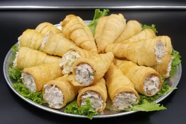 Filled savory pastry cones